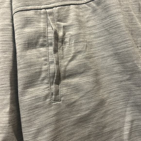 The North Face women’s  Gray Sweater-poncho style - Picture 3 of 4